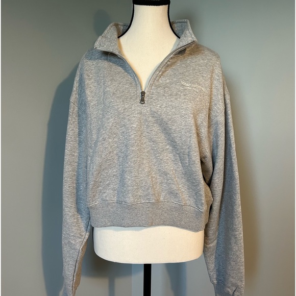 Vitae Apparel Sweaters - 🔥NWT🔥 Size XL VITAE APPAREL Balanced Quarter-Zip Sweater Cloud Grey